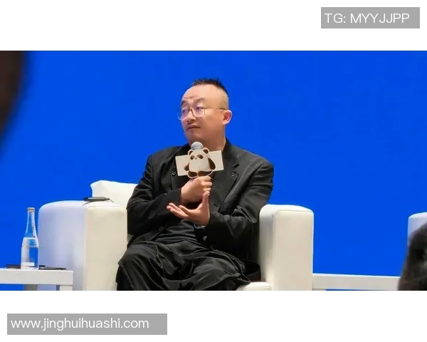 杨磊专访:从青涩少年到篮球明星的成长之路回顾 杨磊专访:从青涩少年到篮球明星的成长之路回顾